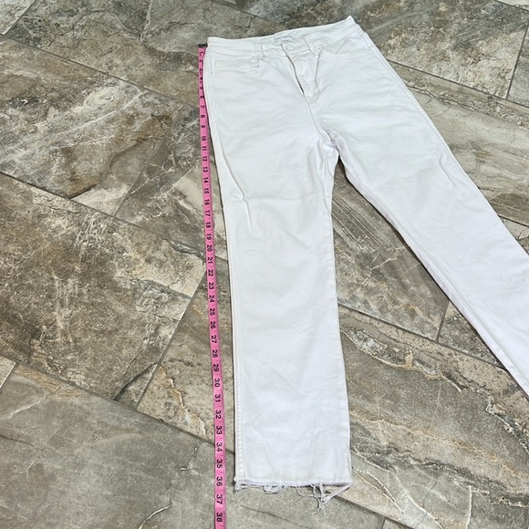 Good American White jeans. Size 6 /28 - Picture 7 of 12